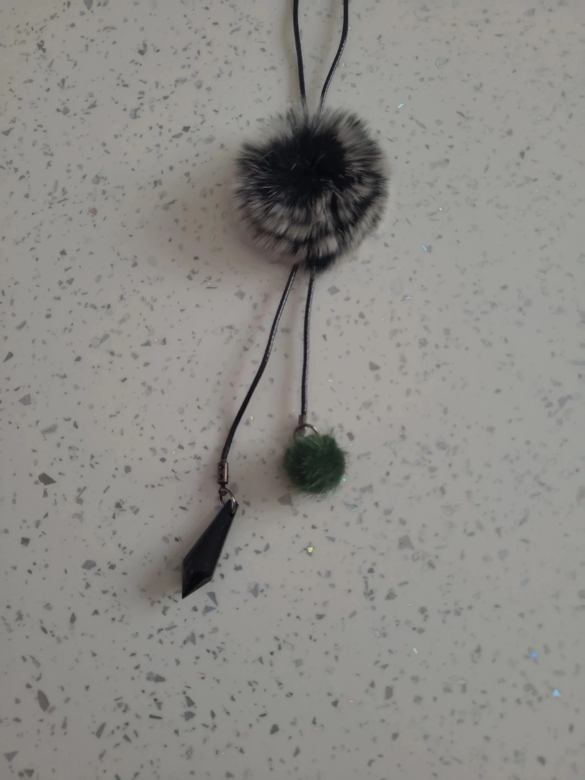Collar con pompones – photo 2